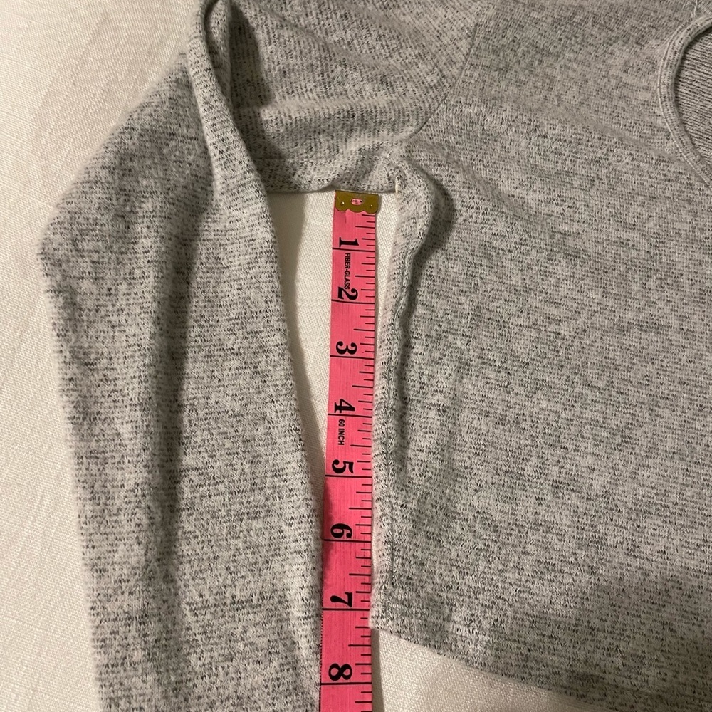 🦇 Grey heather long sleeve crop sweater. Size Medium - Picture 6 of 11
